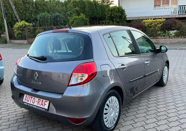 Renault Clio cena 12900 przebieg: 190000, rok produkcji 2009 z Nowy Targ małe 172